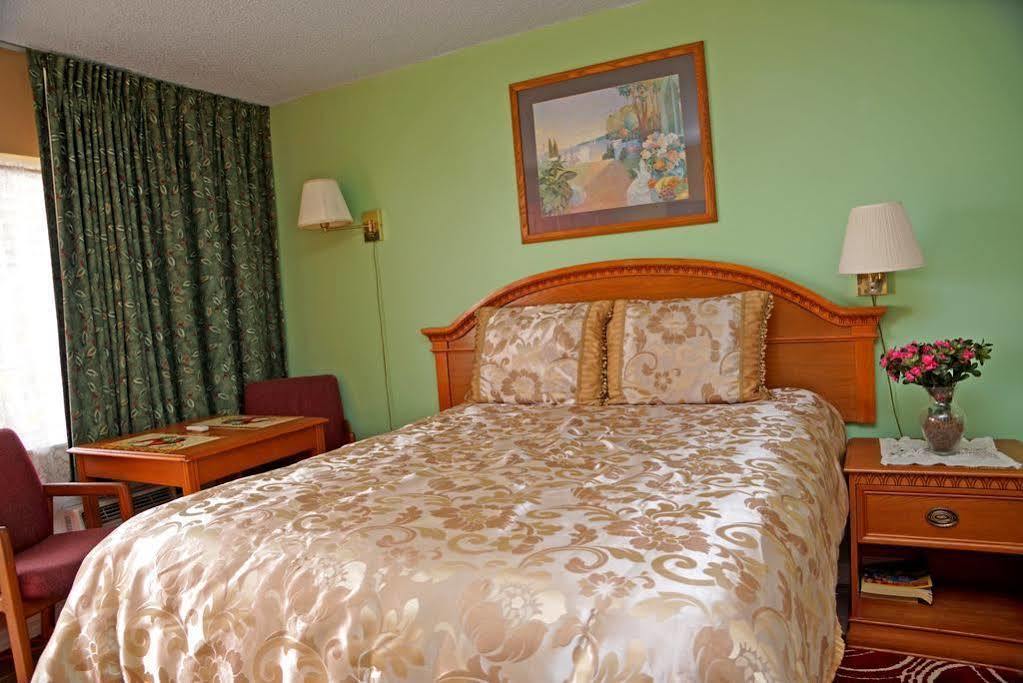 Beachwalk Inn Clearwater Beach Buitenkant foto